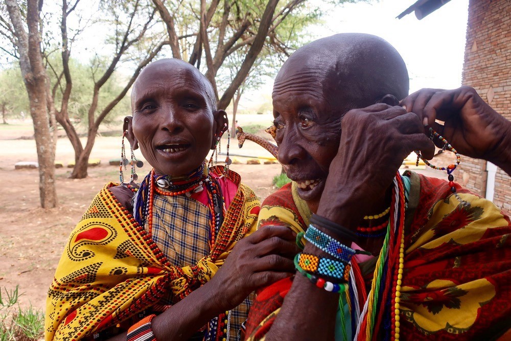 Masai Women Selling Jewelry 1