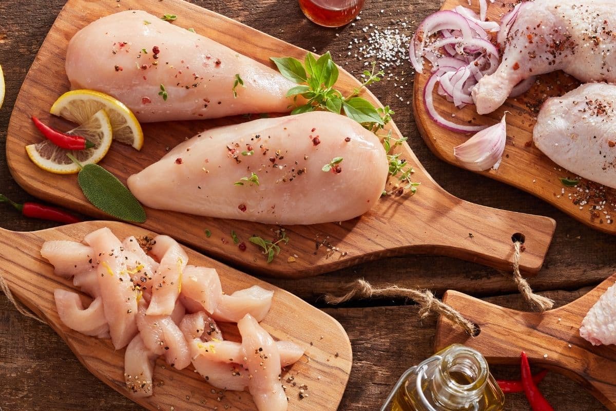 Foods that can make you sick - raw chicken