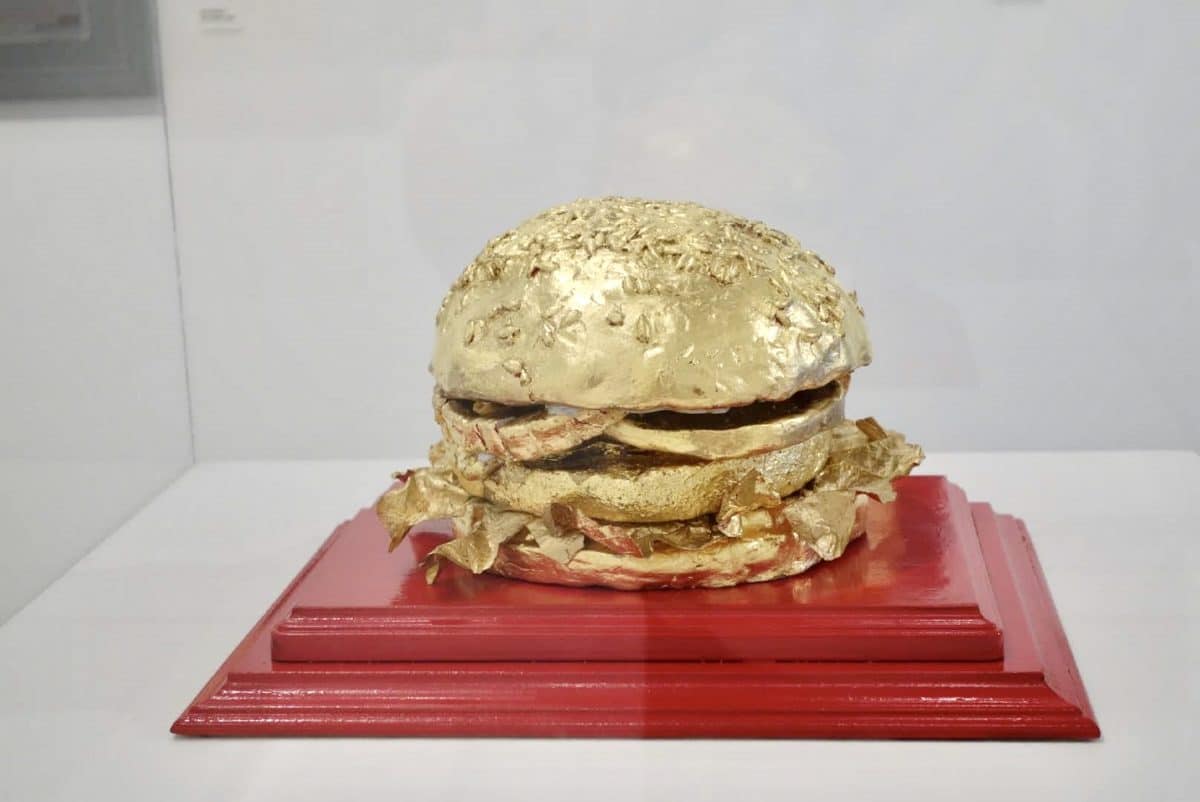 Duke Windsor Burger Sculpture