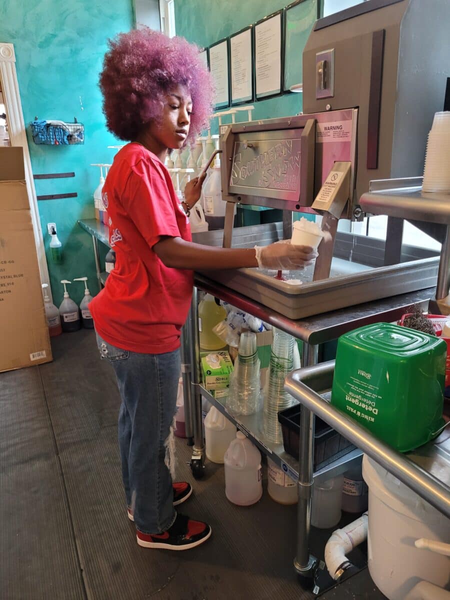 Ice Queens Dasia Gets Shaved Ice From The Historic New Orleans Ice Machine 1 900x1200
