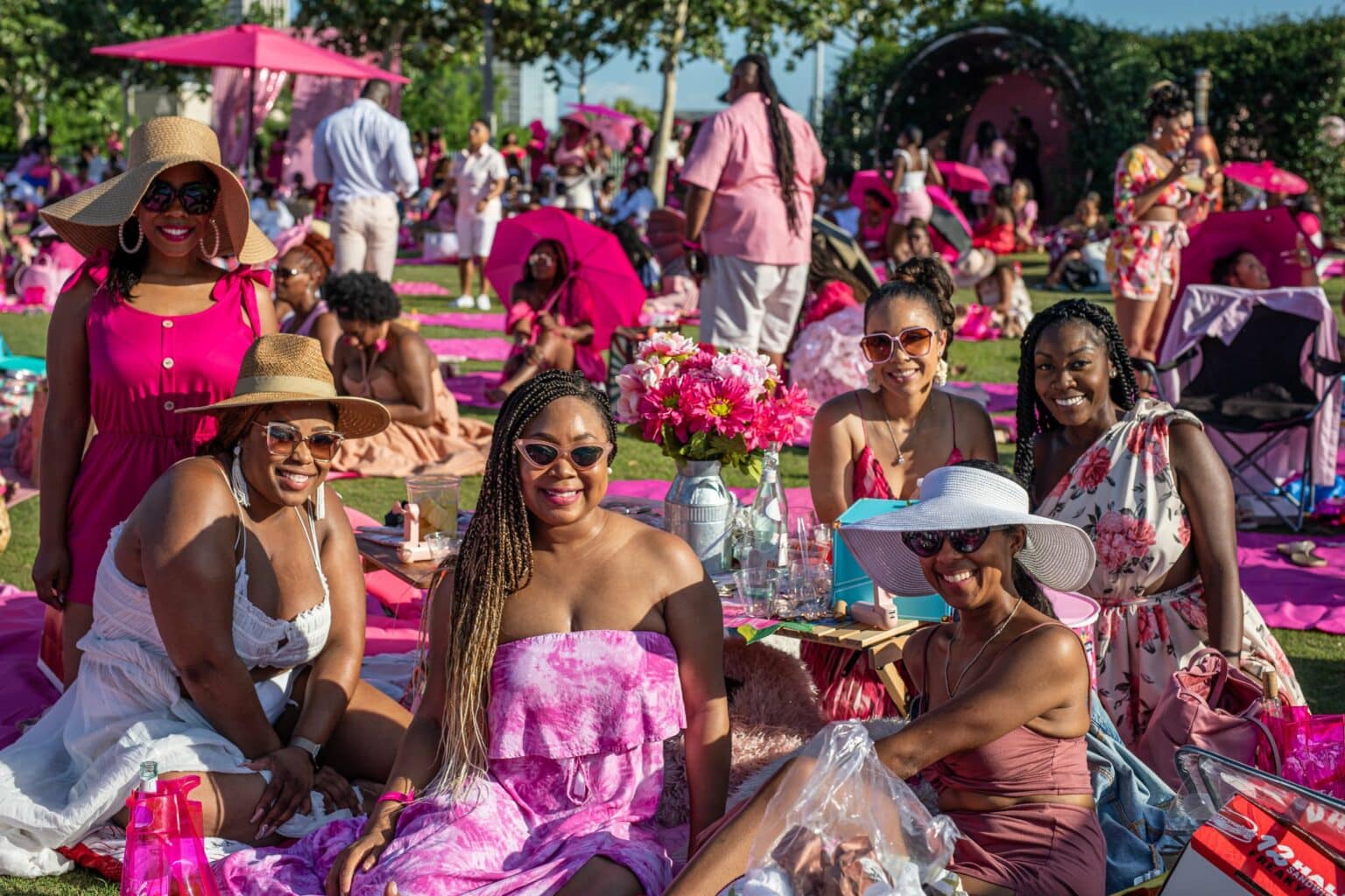 Célébrez en Rosé festival attendees